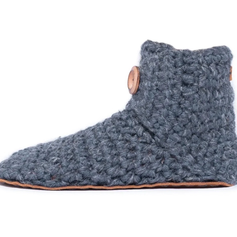 Kingdom of Wow boot slipper - Picture 3 of 7